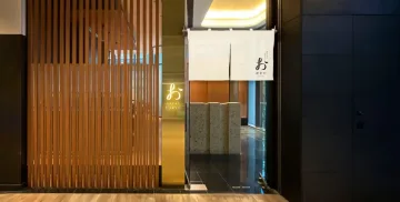 大手町の静かな隠れ家、洗練された和の空間でお祝いを | 【最大8名×お祝いプラン】削りたて鰹節の極上出汁しゃぶ×黒毛和牛ディナーコース★デザートプレートつき＋飲み放題選択可★大手町の隠れ家で上質なお祝いを