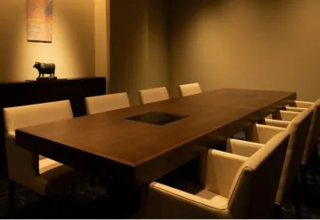 完全個室と選べるドリンクで両家の特別なひとときを演出 | 【個室確約 顔合わせディナープラン】米沢牛を堪能できる至高のコース全7品＋乾杯ドリンク★銀座駅徒歩5分、歴史と品格に包まれた贅沢なひとときを★