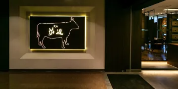 京都の割烹から生まれた焼肉の極致「焼肉 炉辺」 | 【Anny限定】贅沢な極上焼肉のアニバーサリーディナー★旬の京野菜と黒毛和牛など全12品★京都割烹「宮川町水簾」プロデュースの特別な一夜