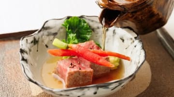 旬の食材を贅沢に使用した会席コースで祝う特別な瞬間 | 【アニバーサリープランナーの事前打ち合わせ付き/アニバーサリーディナープラン】旬の素材を愉しめるディナー会席「瑞雲」＋オーダーメイドのデザートプレート★ホテルモントレ京都で記憶に残るアニバーサリーを★