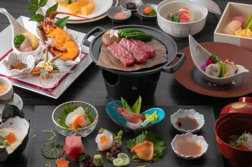 旬の味わいを堪能！全10品で織りなす寿コース | 【4〜6名様 個室確約×顔合わせ･結納プラン】季節感じる懐石コース全10品～寿～＋乾杯酒＋卓上花★新横浜グレイスホテル内レストランで過ごす上質な顔合わせのひととき★