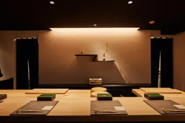 神楽坂の風情漂う、隠れ家空間で特別なひととき | ランチ限定【アニバーサリープラン】飯田橋駅から徒歩5分★こだわりの鮪と旬の極上ネタを楽しむ、お任せ握りコース★粋が薫る、神楽坂の隠れ家で贅沢なひととき★