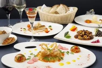 おめでたい席を華やかに彩るフルコース | 【ホテル内個室確約★還暦＆ご長寿祝いプラン】魚と肉のWメイン！フレンチフルコース★地上140mからの最高の景色