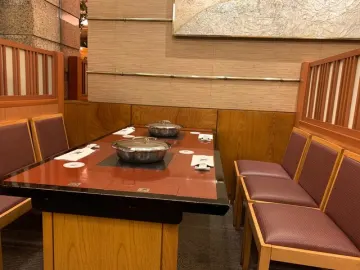 奥渋谷エリアに佇む大人の隠れ家で過ごす寛ぎのひととき | 【アニバーサリープラン】国産牛や国産豚、旬の野菜を使ったしゃぶしゃぶ食べ放題ディナー＋乾杯スパークリング★奥渋谷に佇むしゃぶしゃぶの名店で上質な肉に舌鼓