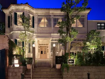 100年以上愛され続けた歴史ある「旧グラシアニ邸」で非日常体験を | 【アニバーサリーディナープラン】2016年ミシュラン一つ星獲得！季節のディナーコース全6品+オーダーメイドのデザートプレート+アニバーサリープランナー★旧グラシアニ邸で優雅なお祝い時間を満喫