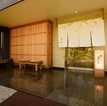 会話に花咲く個室で心あたたまる懐石料理 | 【最大30名 個室確約 結納×顔合わせプラン】湯葉と旬の食材を楽しむお祝い懐石～福寿～★ご両家のハレの日を彩る和モダンなプライベート空間★所沢の和食の名店