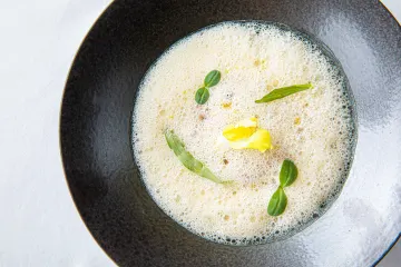 世界が認めた一流シェフの芸術的フレンチ | 【個室選択可★アニバーサリーディナープラン】世界が認めたシェフのスペシャリテ全7品×メッセージプレート付き★福井の美食で彩る至福のひととき