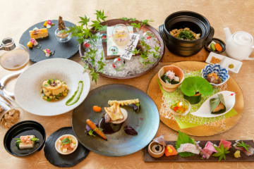 糸島産の素材を存分に活かした3つのコースプラン | 【4名様以上個室確約/アニバーサリープラン】糸島の季節の食材を味わう、選べる3つのコース＋メッセージ付きデザートプレート★1ドリンクオーダー制★玄界灘を望む美しい景色とともに、特別なひとときを★