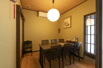 記念日を彩るゆったり過ごせる落ち着いた空間×美味しいお酒の数々 | 【贅沢アニバーサリーランチ】若狭牛の柔らかさ×うなぎの香ばしさの絶品ハーモニー＋デザート付き！選べる3コース★熊川宿の情緒漂う名店で記念日を彩る至福のひととき