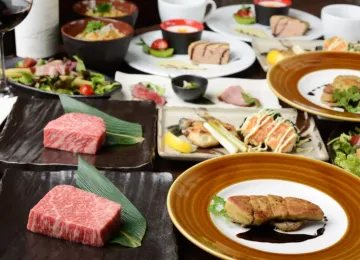 厳選された高級食材で彩る豪華ディナーコース | 【アニバーサリープラン】最高級黒毛和牛×フォアグラを堪能する極上鉄板焼きディナー＆メッセージ付きプレートのご用意可★池袋の隠れ家で特別な時間を