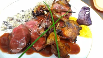 記念日にふさわしい特別なランチコース | 【アニバーサリーランチプラン】名古屋で堪能！牛ヒレ含むシェフ珠玉の極上フレンチコース全8品★メッセージプレート付き