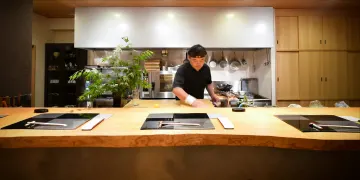 感謝と想いを込めた花束やギフト | 【最大24名◆個室選択可 大人数のお祝いプラン】北陸の旬を味わう贅沢懐石コース全4種★福井で叶える特別な祝宴の時