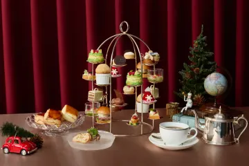 五感で楽しむ食体験★心ときめく美食のひととき〜クリスマスオーナメントのお土産付き | 12月1日〜18日【1日2組限定 / 5つ星ホテル★憧れのバルコニー席確約〜記念日・女子会プラン】大人のためのご褒美時間〜生演奏に包まれる優雅なアフタヌーンティー＋メッセージプレート＋オーナメント★ザ・ペニンシュラ東京 / 日比谷駅直結