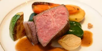 彩り豊かな料理が織りなす感動のディナーコース | 【アニバーサリーディナー】地元食材のイタリアンコース全3種★メッセージ付きプレート追加可★栄駅徒歩5分の大人の隠れ家