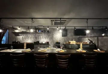 アクセス抜群の隠れ家ビストロで贅沢なお祝いを | 【最大8名★お祝いディナープラン】シェフこだわりの厳選旬食材を使用した贅沢フレンチコース全9品＋メッセージ付きプレート★中崎町のおしゃれ隠れ家で特別なひとときを