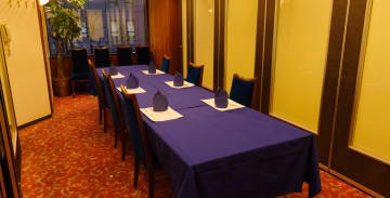 ご両家の佳き日にふさわしい、落ち着きある完全個室空間でゆったりと | 【最大6名・全席個室】顔合わせ・結納にふさわしい全11品ランチ／ディナー◆伊勢海老の活造り・焼物・笹寿司などをご堪能＋メッセージカード対応可｜大森ベルポート内の上質な個室空間で両家の佳き日を