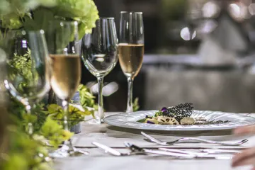 ラグジュアリーな空間で心ときめくクリスマスディナー | 【12月20日～25日限定】X'mas限定ディナーコース「eternel」★一夜限りの贅沢を──聖夜を彩る、至高のフレンチフルコース。一皿ごとに想いを込めた、幸せなクリスマスの贈り物♪