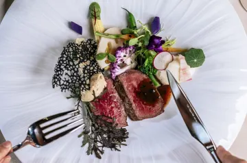 気軽に楽しむ本格フレンチのクリスマスディナー | 【12月20日～25日限定】X'mas限定ディナーコース「Bonheur」★この季節だけの特別仕立て。南堀江で味わう、至福のクリスマスディナー