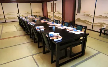 のびのび過ごせる広々した個室で周囲に気兼ねなくお祝いを | 【個室確約 お食い初めプラン】味わい深い全9品の「信長御膳」＋小鯛尾頭付きの豪華な「お食い初め膳」★横浜でお子様の成長をお祝い★