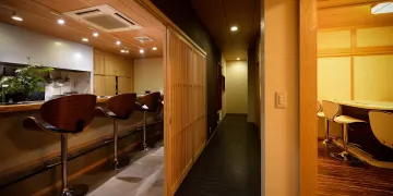 上質な空間と心尽くしのおもてなしで彩る、華やかな祝宴 | 【最大24名◆個室選択可 大人数のお祝いプラン】上品な旨み広がる天然鱧の美食コース全4種★福井の滋味を味わう上質な宴