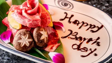 乾杯ドリンク＆メッセージ付きプレートで華やかなひとときを | 【個室確約】A5ランク特選牛を堪能する韓国焼肉ディナー ～アニバーサリーや顔合わせに～★乾杯ドリンク＆メッセージプレート付き｜赤坂最古の老舗店