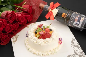 プロポーズを感動的に演出する豪華特典が満載 | Anny限定★年間600組成功の実績あり！【個室確約×プラチナプロポーズプラン】リムジン周遊90分付き！フレンチフルコース＋108本のバラの花束＋メッセージ付きケーキ＋スパークリングワイン＋写真付きワインボトル＋プロの写真撮影★池袋の高層階で、生涯忘れないひとときをを★