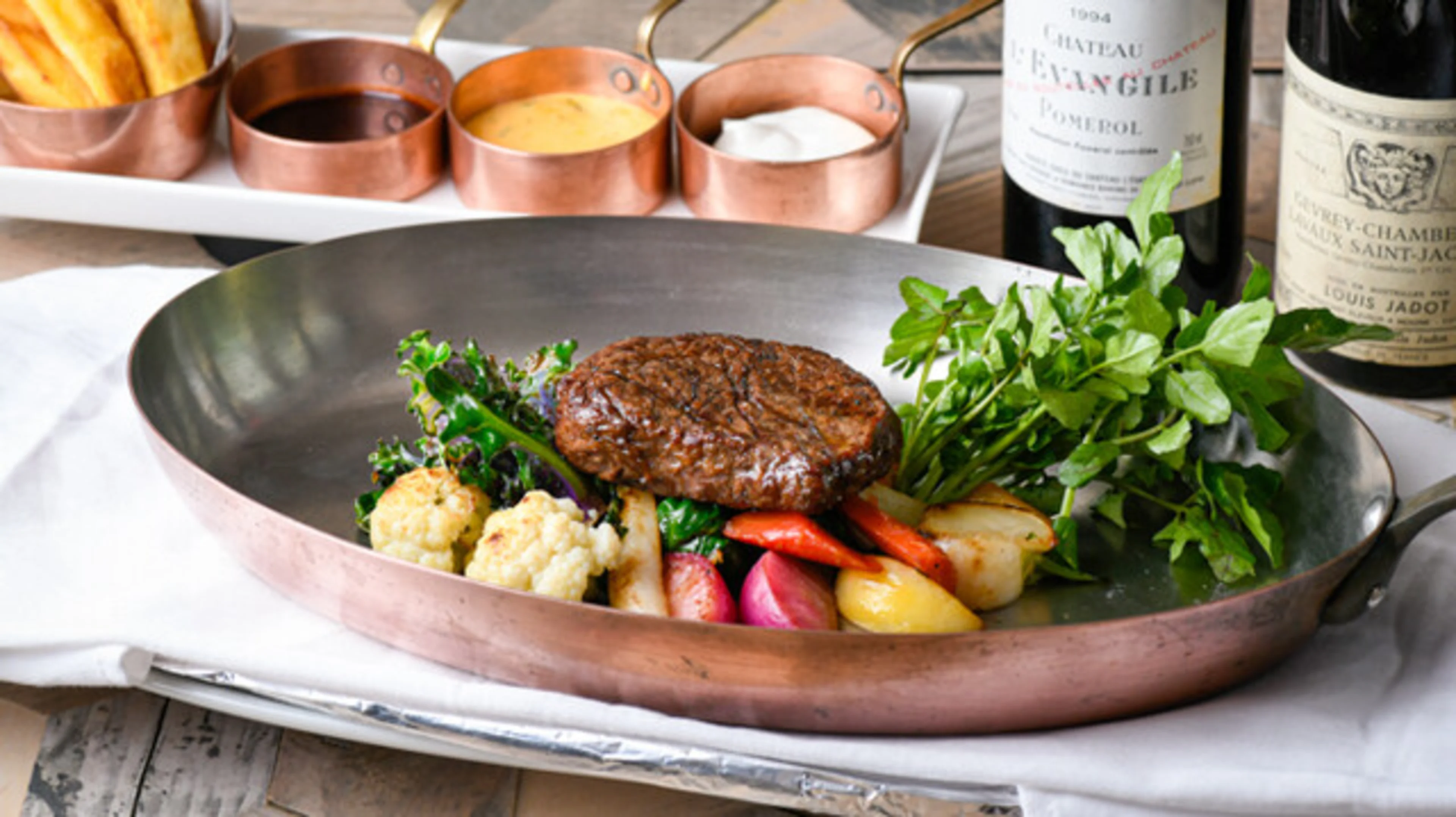 【12/20~12/25 / クリスマスプラン】横浜中華街駅至近の好アクセス★黒毛和牛ステーキを味わう少し贅沢なクリスマスランチ＋乾杯スパークリングワイン付き★クリスマスを彩る華やかなフレンチに舌鼓★