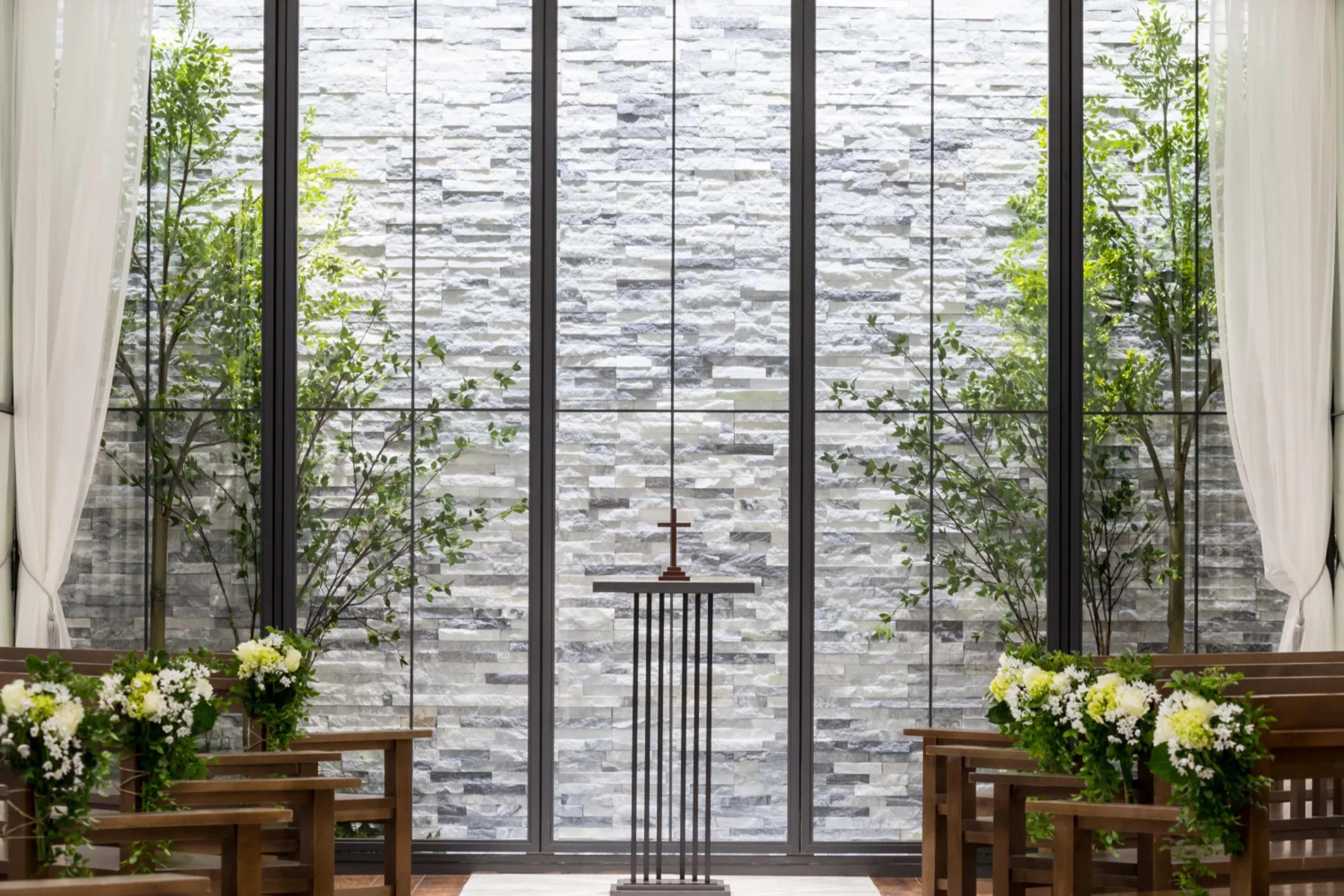 1日2組限定！チャペル貸切【VIP 個室確約 Xmas2025】ロブスターと和牛フィレなど贅沢なクリスマス限定コース全7品★心斎橋に佇む洋館レストラン