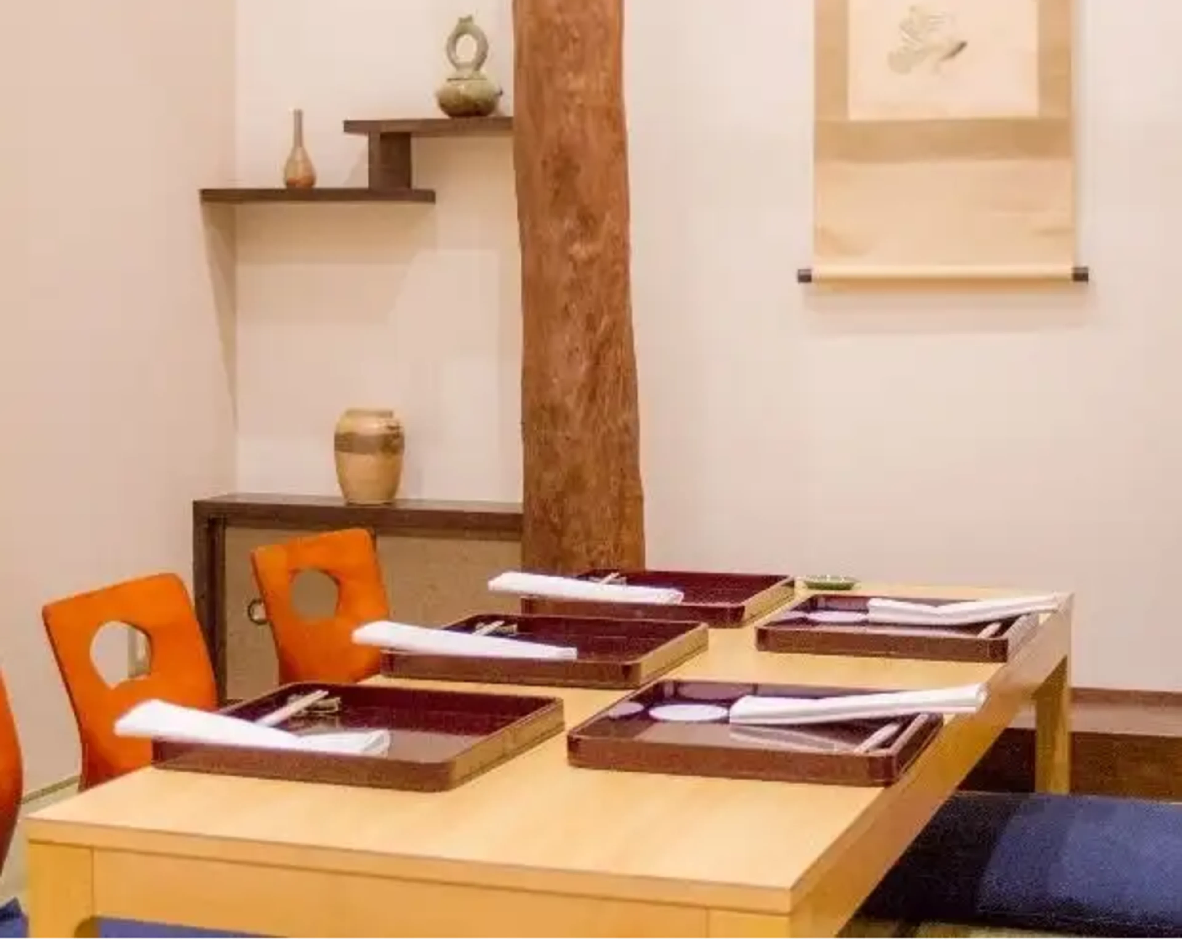 個室またはカウンター席