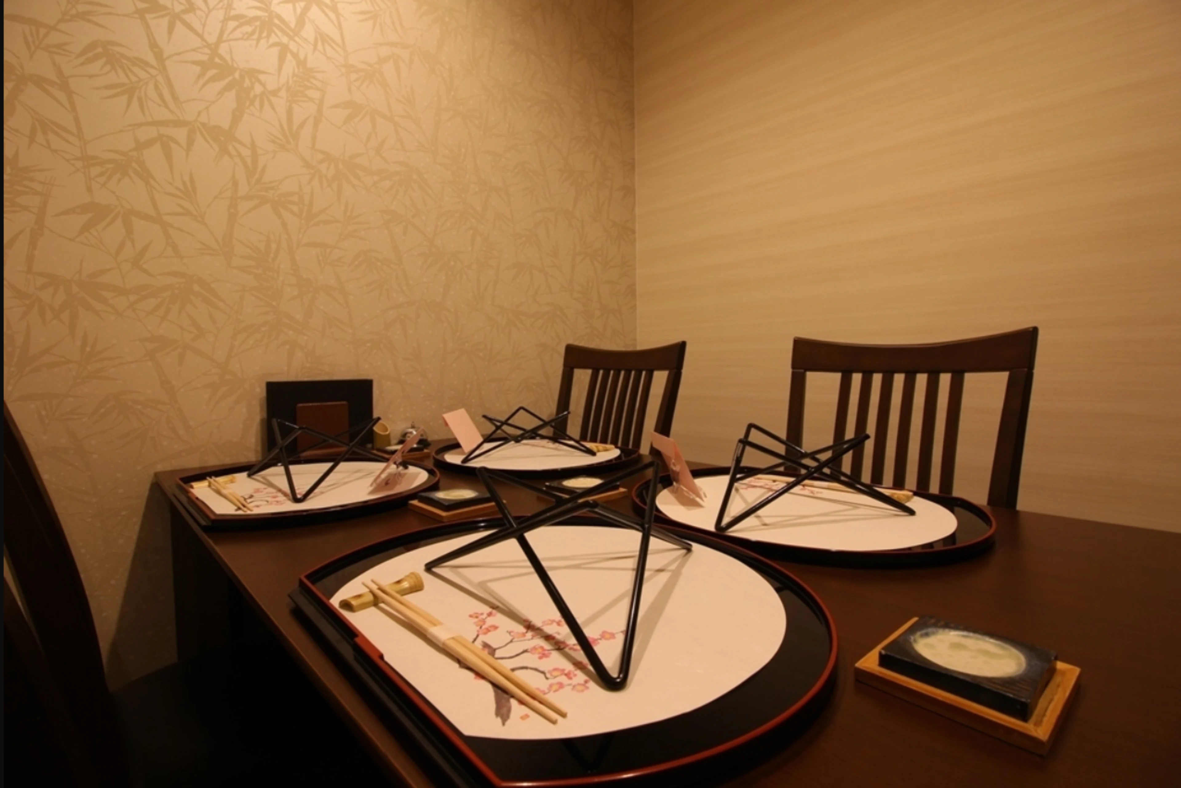 カウンター席または個室