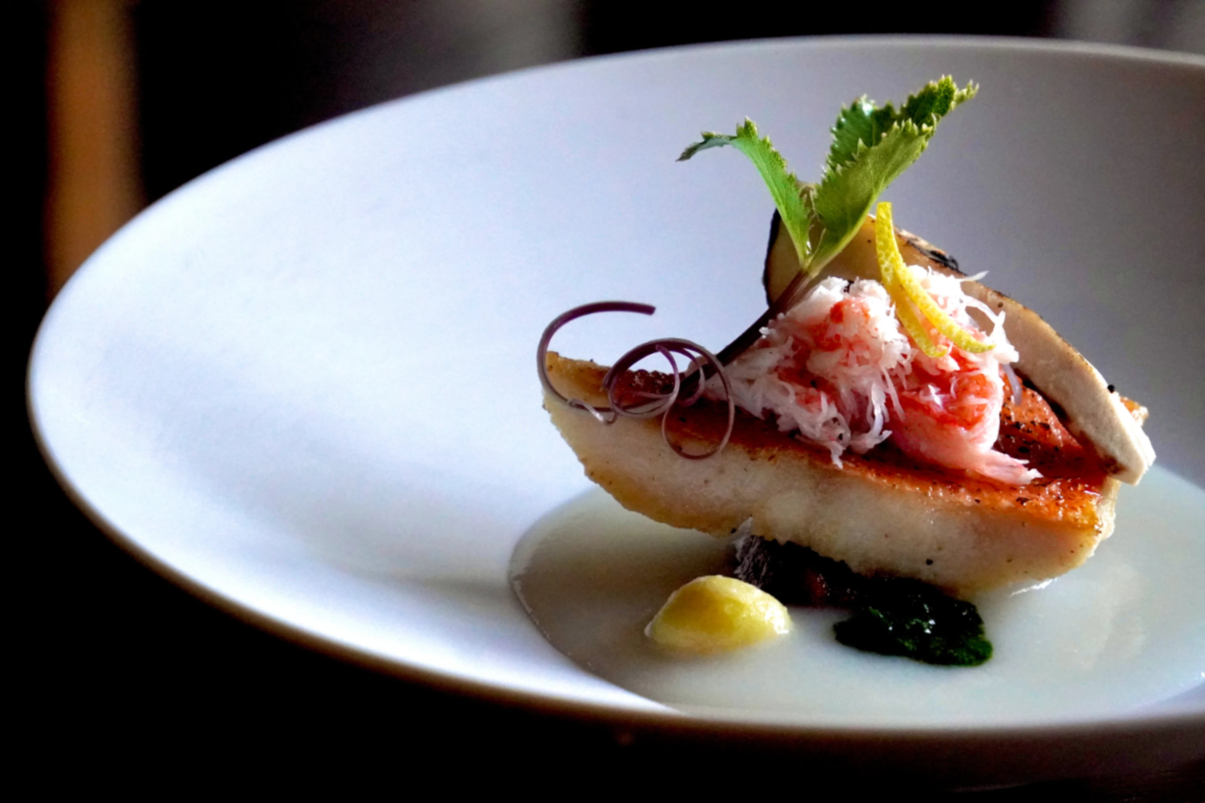 黒毛和牛ロース×オマール海老×旬魚のトリプルメインなど、選べるコース2種