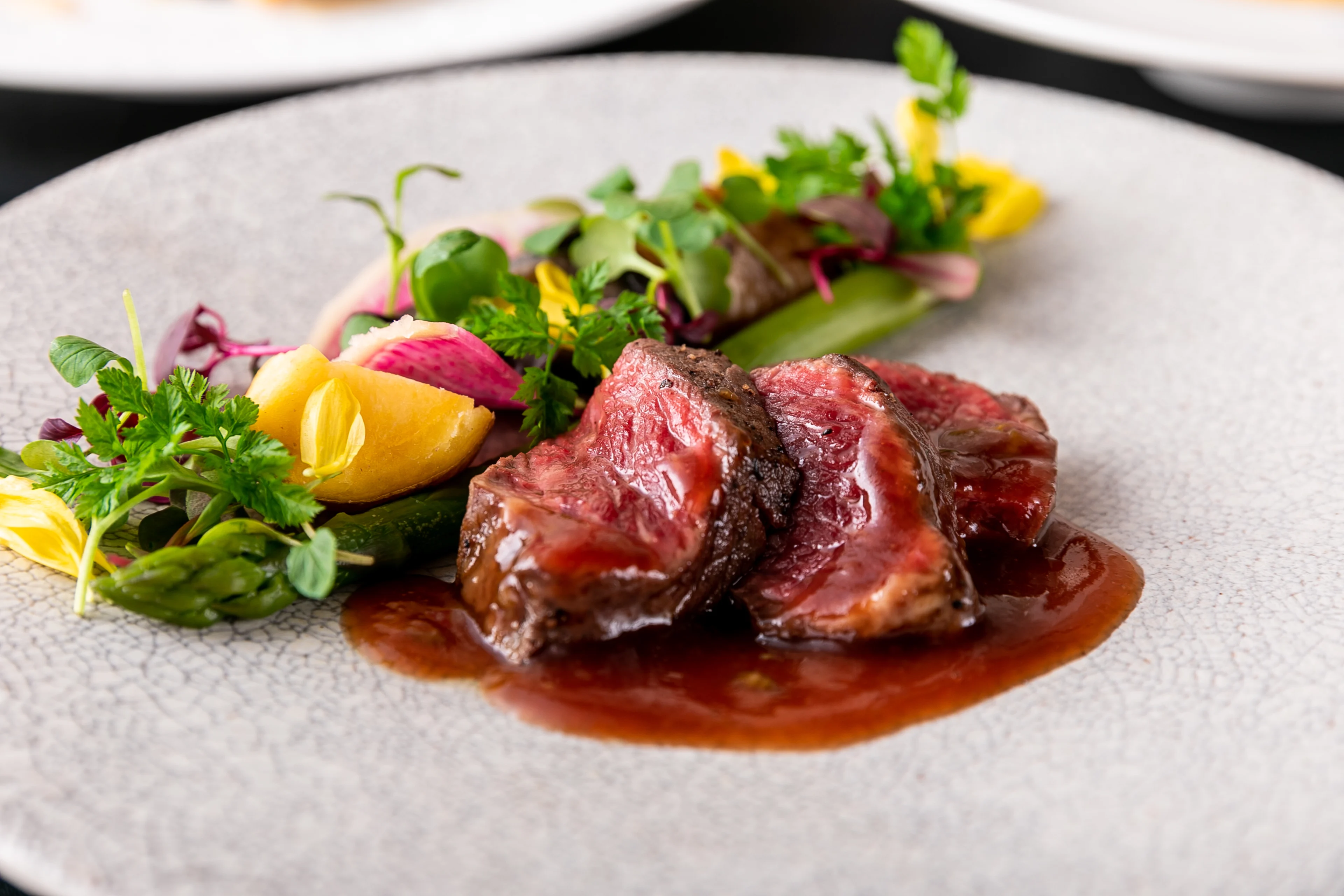 【Anny限定 窓際席選択可×プロポーズプラン】《メモリアル》アミューズ、メインの仙台牛を含む全9品ディナー＋乾杯ドリンク＋メッセージ付きデザート★成功に向け徹底サポート！地上200mから新宿の夜景を一望しながらロマンチックなプロポーズを