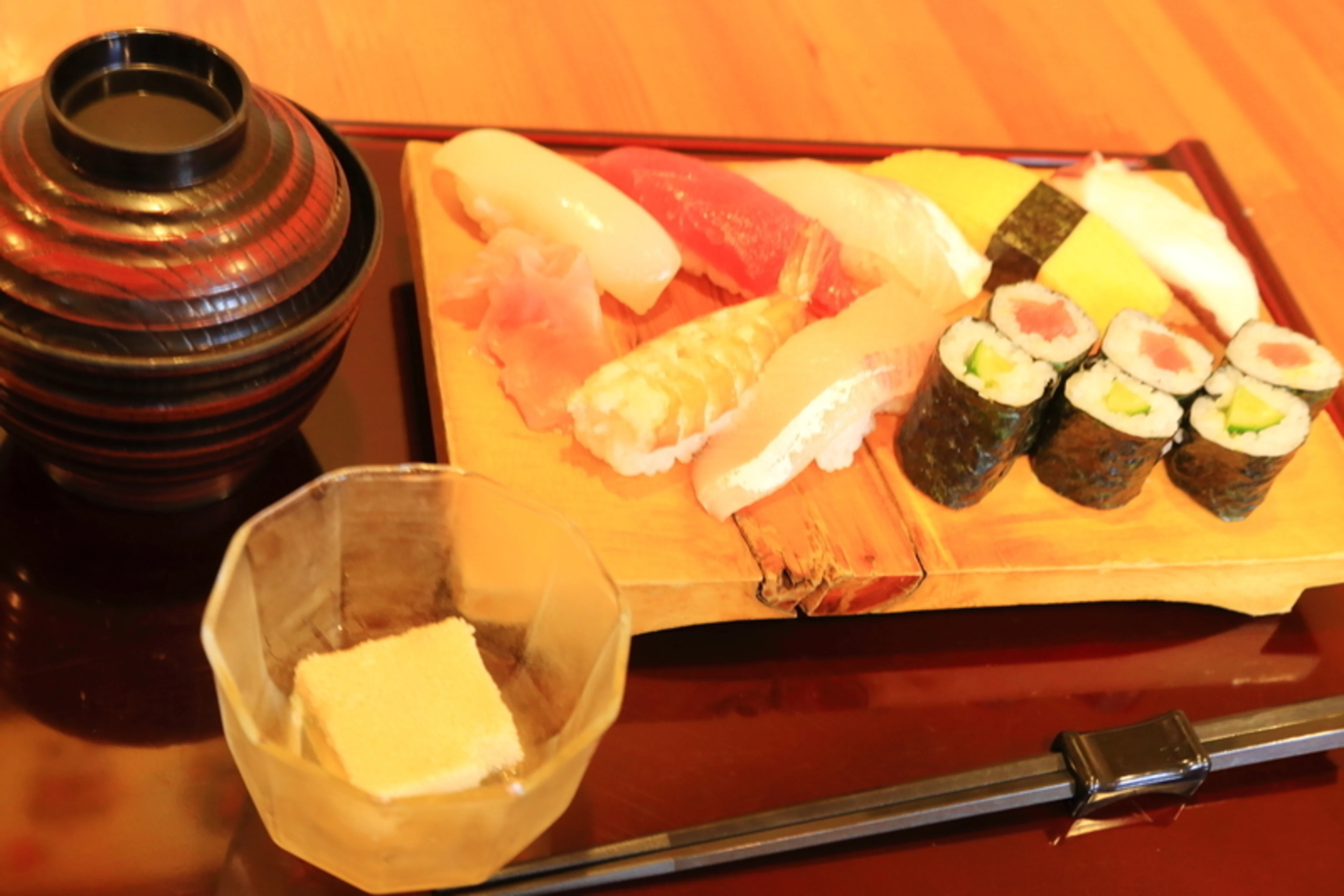 【最大20名 大人数のお祝いディナープラン】全国各地の旬物を豊富に使用した会席コース★草津駅より徒歩10分★落ち着く店内で大切な方のお祝い