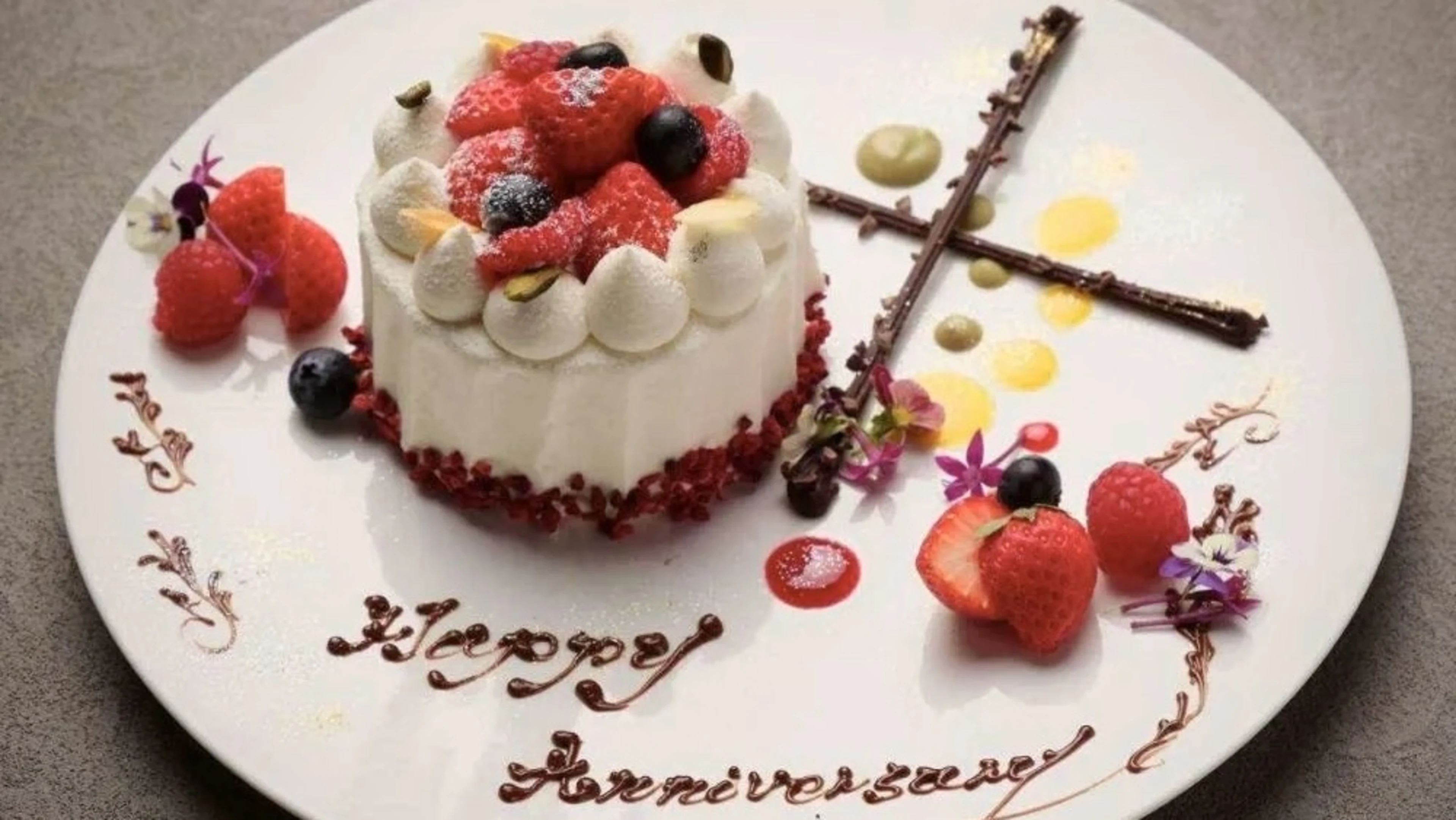 【演奏曲のリクエスト可能★プロポーズディナープラン】感動を紡ぐ至高の食体験〜とろけるような舌ざわり★和牛を味わう鉄板焼コース“風琴”＋乾杯用シャンパン＋ホールケーキ〜品川駅港南口直結・ストリングスホテル東京インターコンチネンタル26階