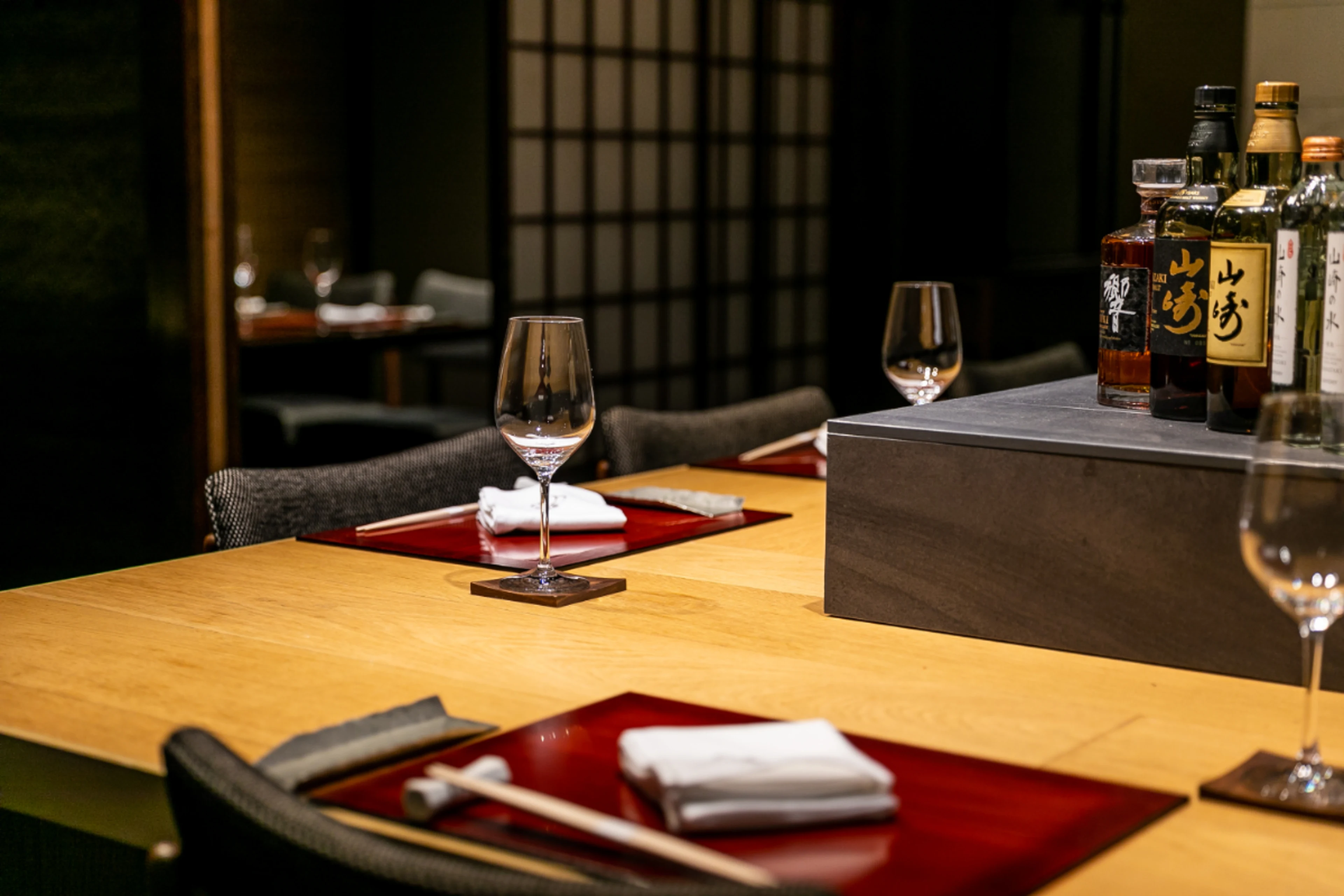 カウンター または 個室