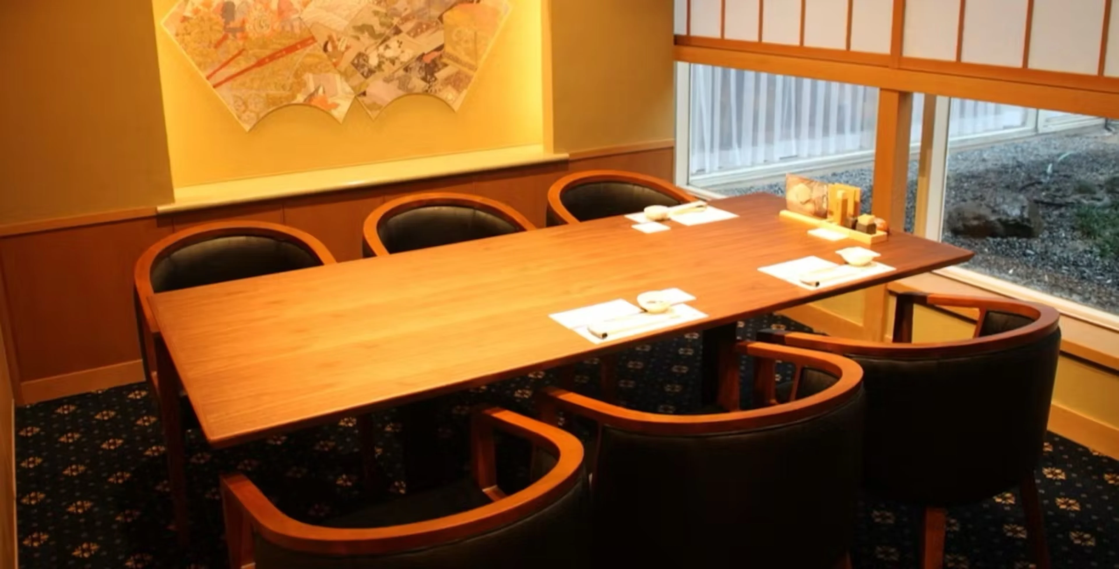 個室（室料：5000円）