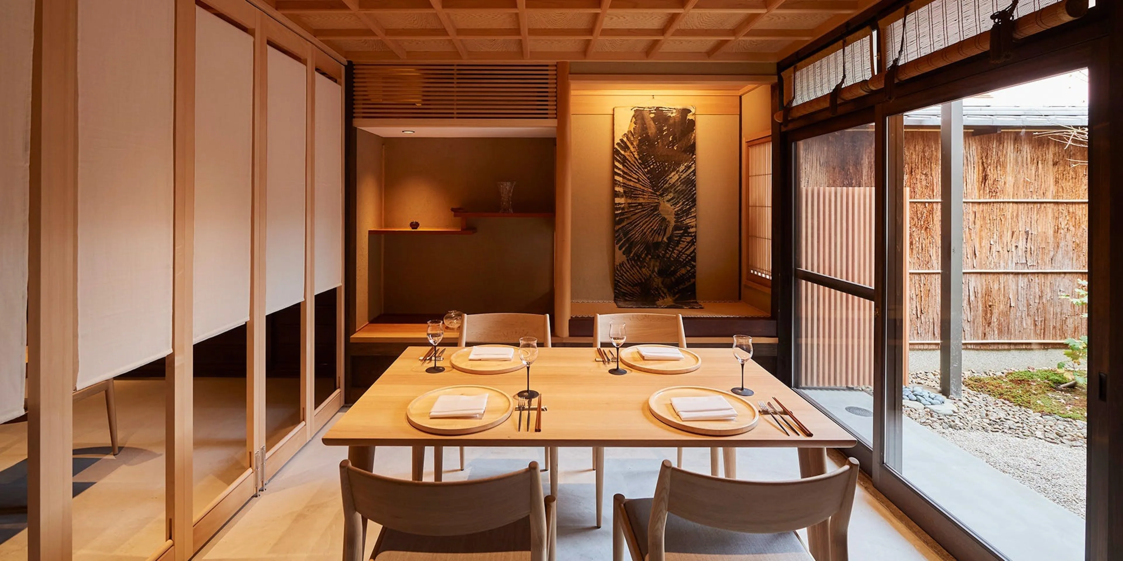 カウンター席または半個室（お席は選択不可）