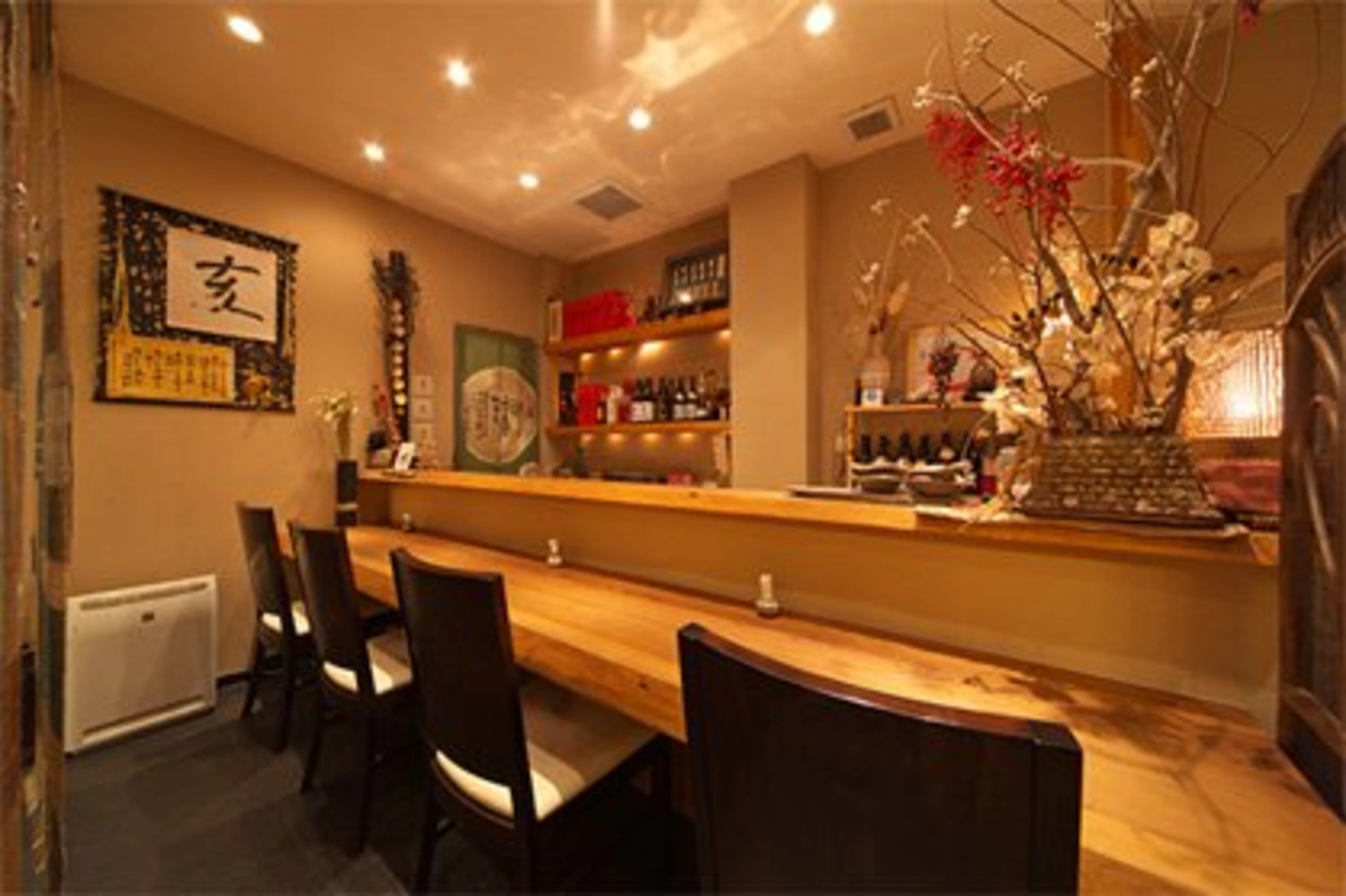 カウンター席またはおまかせ