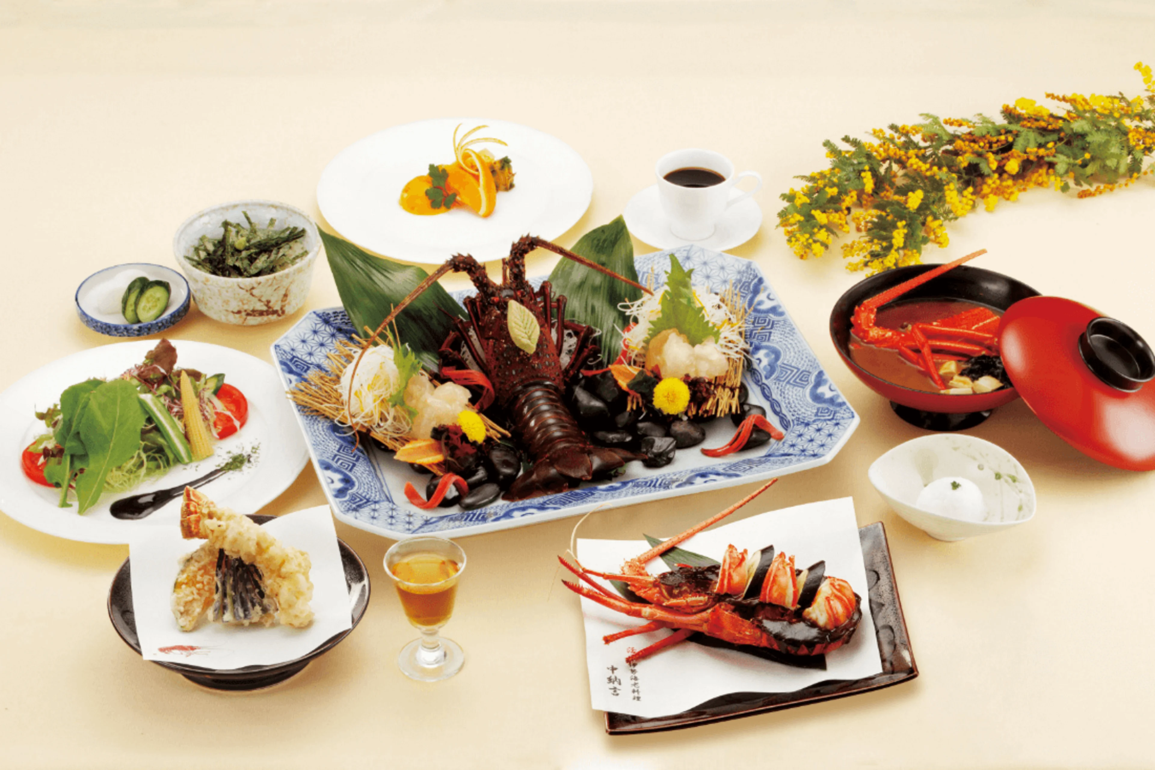 【最大6名 大人数のお祝いランチプラン×広々テーブル席】伊勢海老の活造り or 牛フィレ石板焼が選べる贅沢10品　翡翠（ひすい）コース★なんば駅徒歩1分の好立地で主役をお祝い