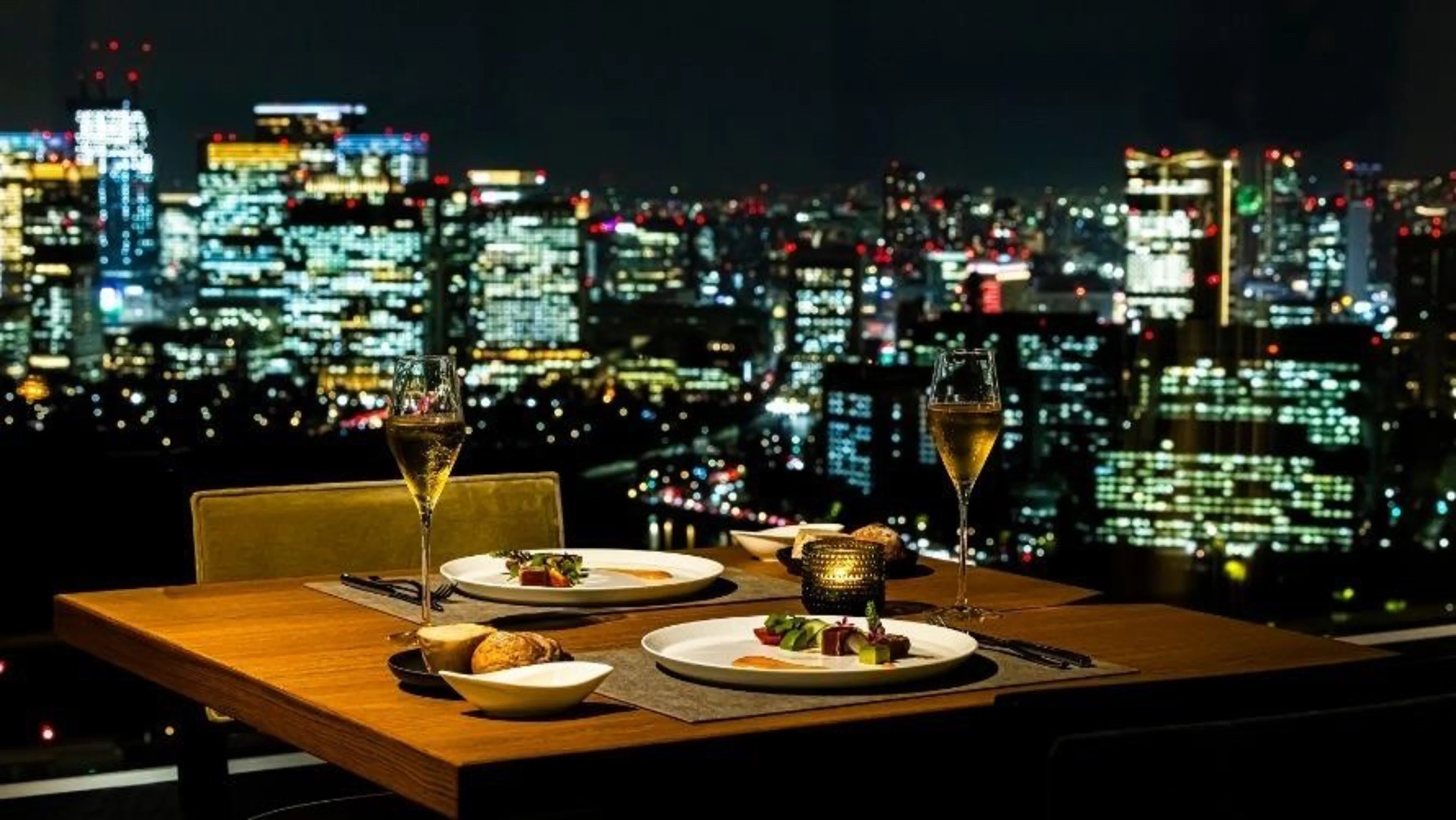 12月20日〜25日限定【地上約180m★煌めく夜景を望む窓側席確約×クリスマスディナープラン】キャビアやフォアグラ、オマール海老＆鮑、黒毛和牛を贅沢に堪能〜“Grand Noel Dinner ”環地中海料理コース全6品＋グラスシャンパン〜永田町駅直結 / 5つ星ホテル★ザ・プリンスギャラリー 東京紀尾井町