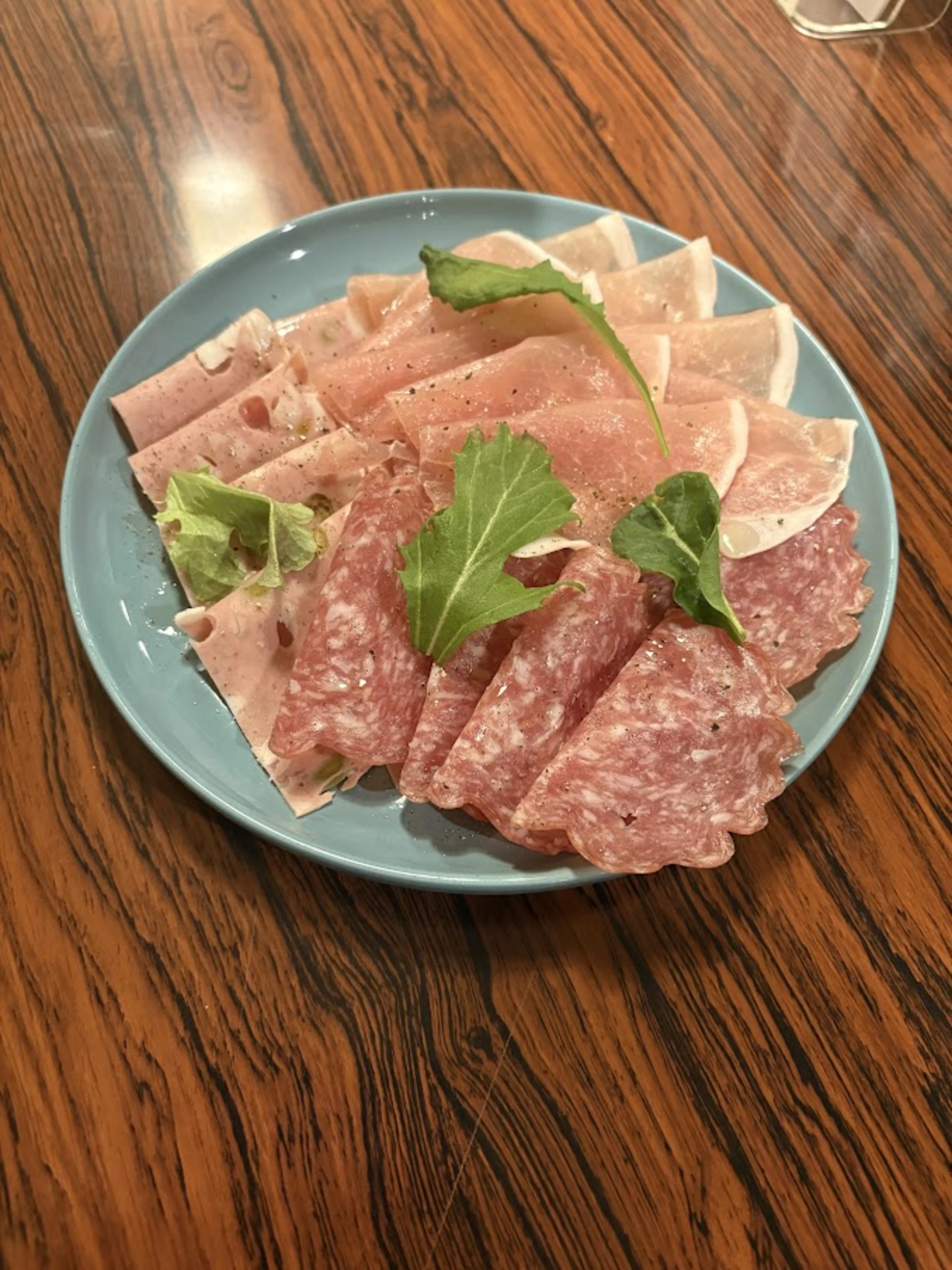 【18名以上で貸切可／アニバーサリープラン】ちょっぴり贅沢！お酒に合う逸品料理全6品+飲み放題★古河の絶品ビストロメニューで大人の記念日を満喫