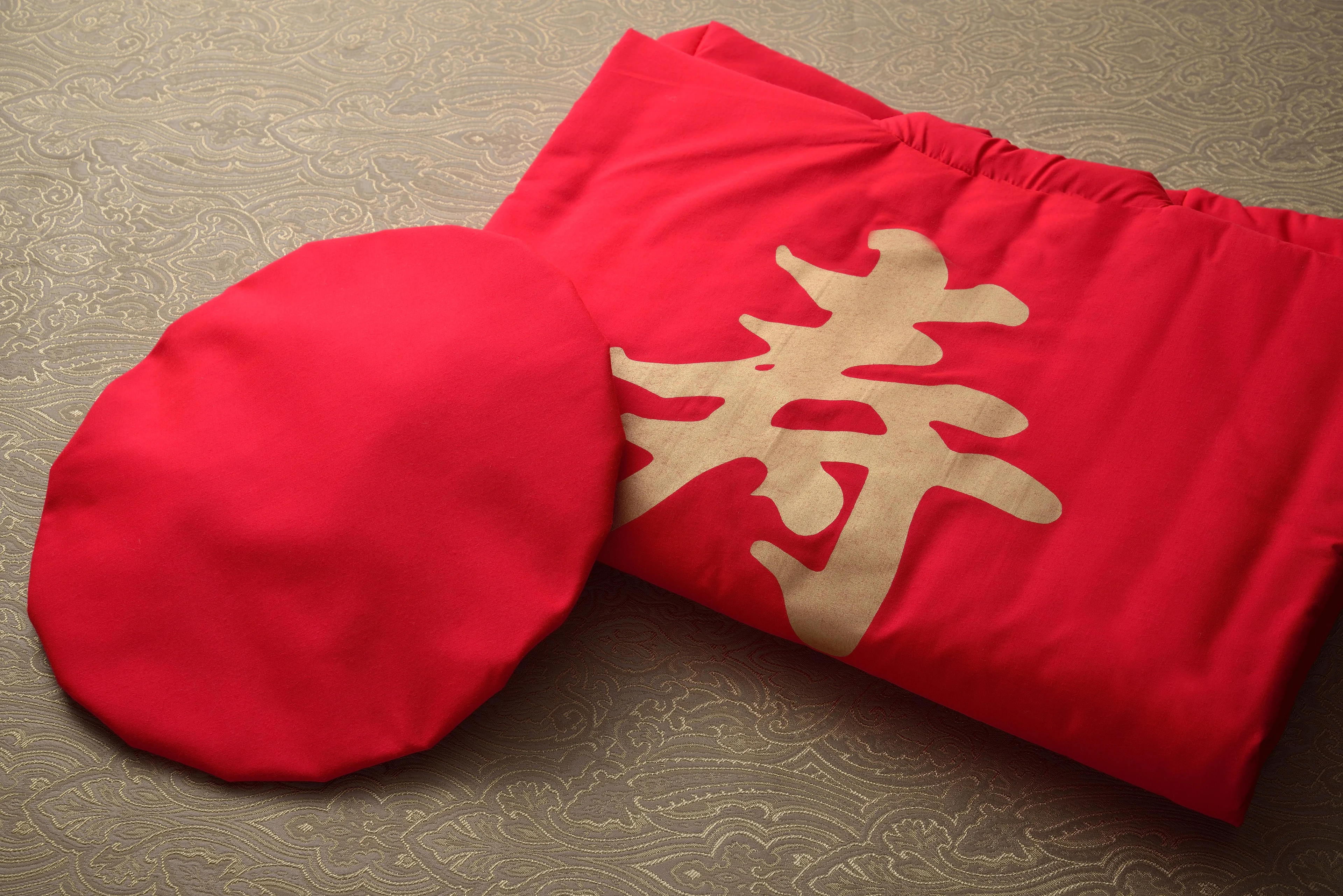 乾杯用スパークリングまたは赤いちゃんちゃんこプレゼント