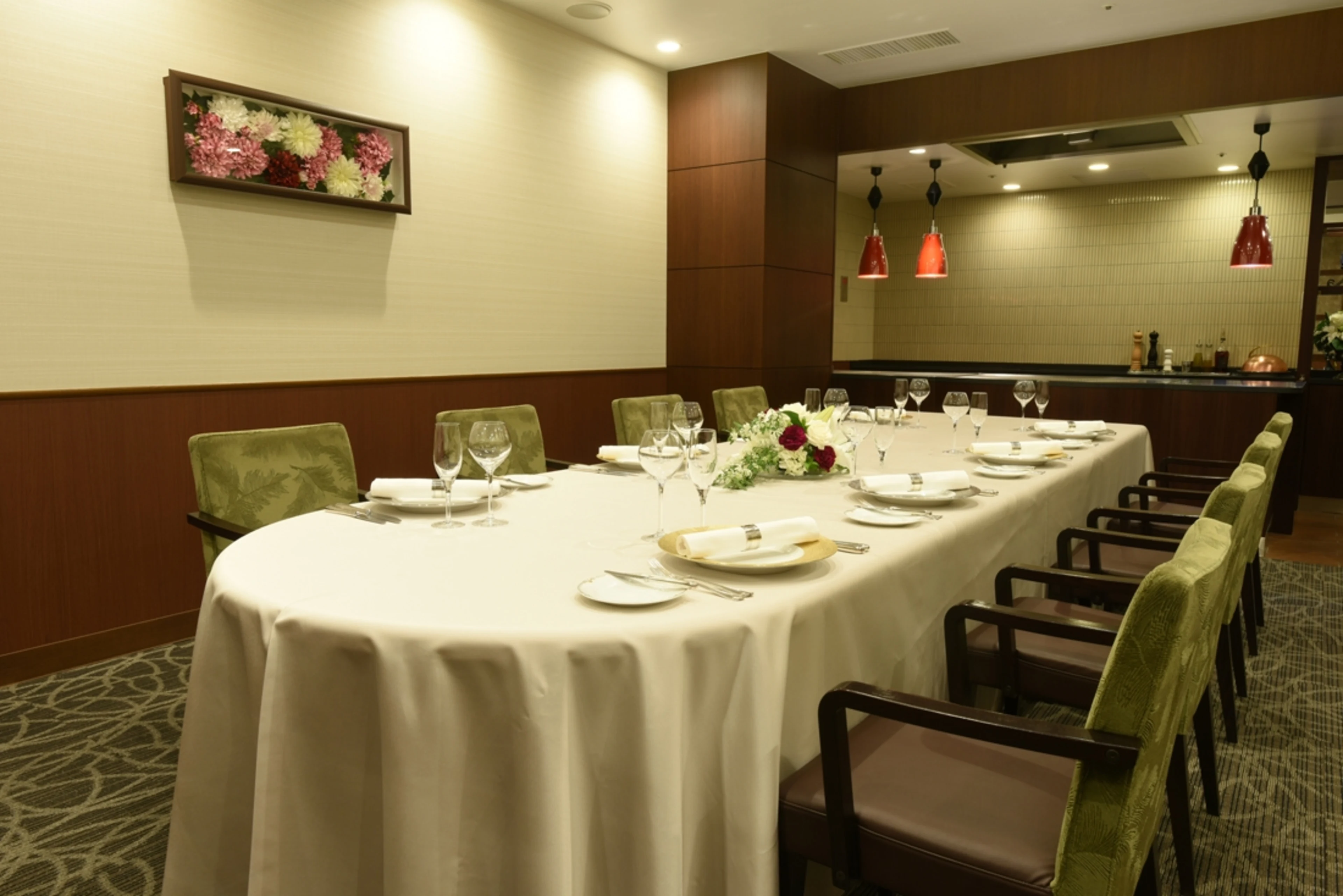 フレンチレストラン ロジェ1階 個室