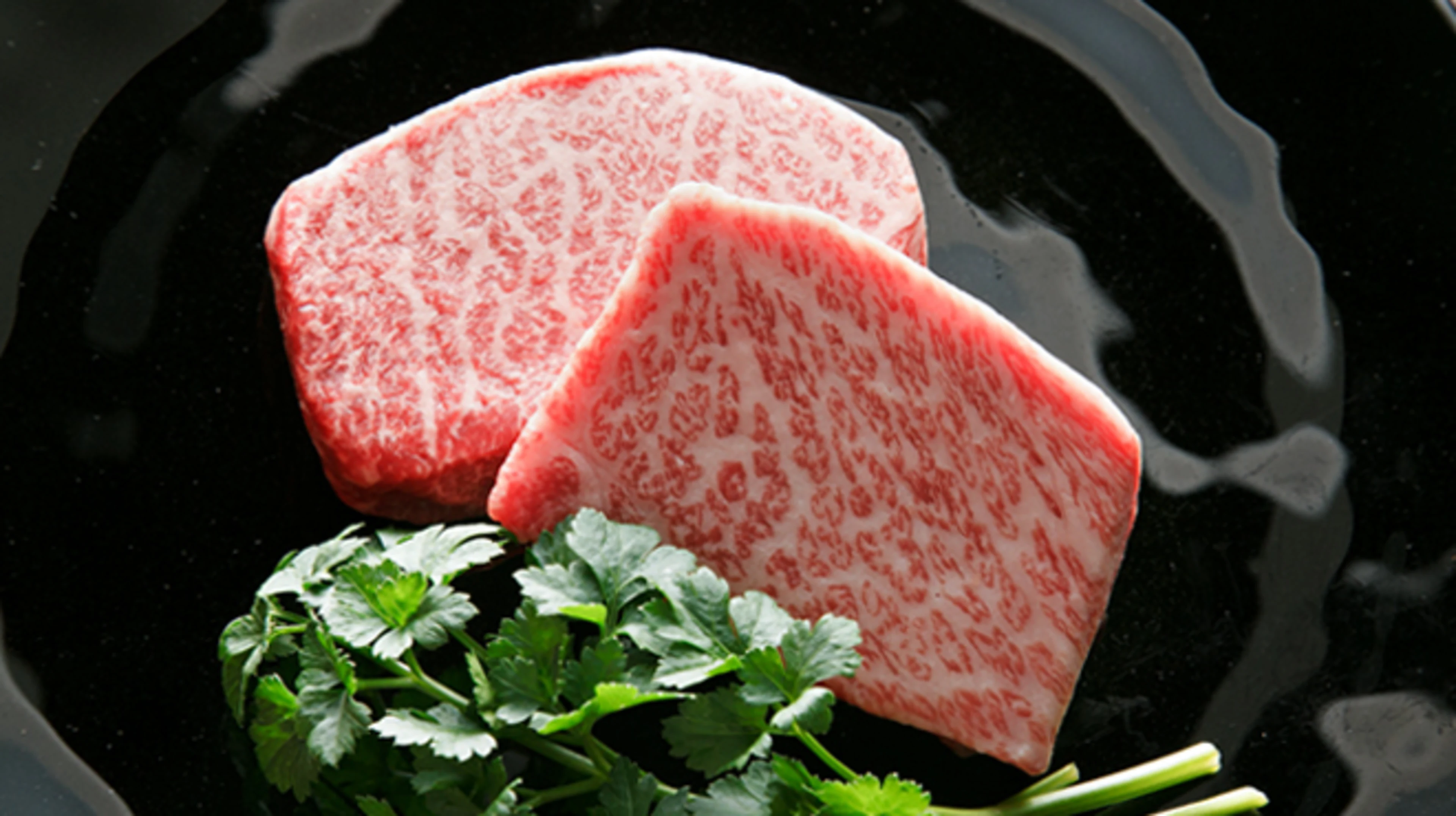 シェフの技が光る、山形A5ランク牛含む絶品ディナーコース