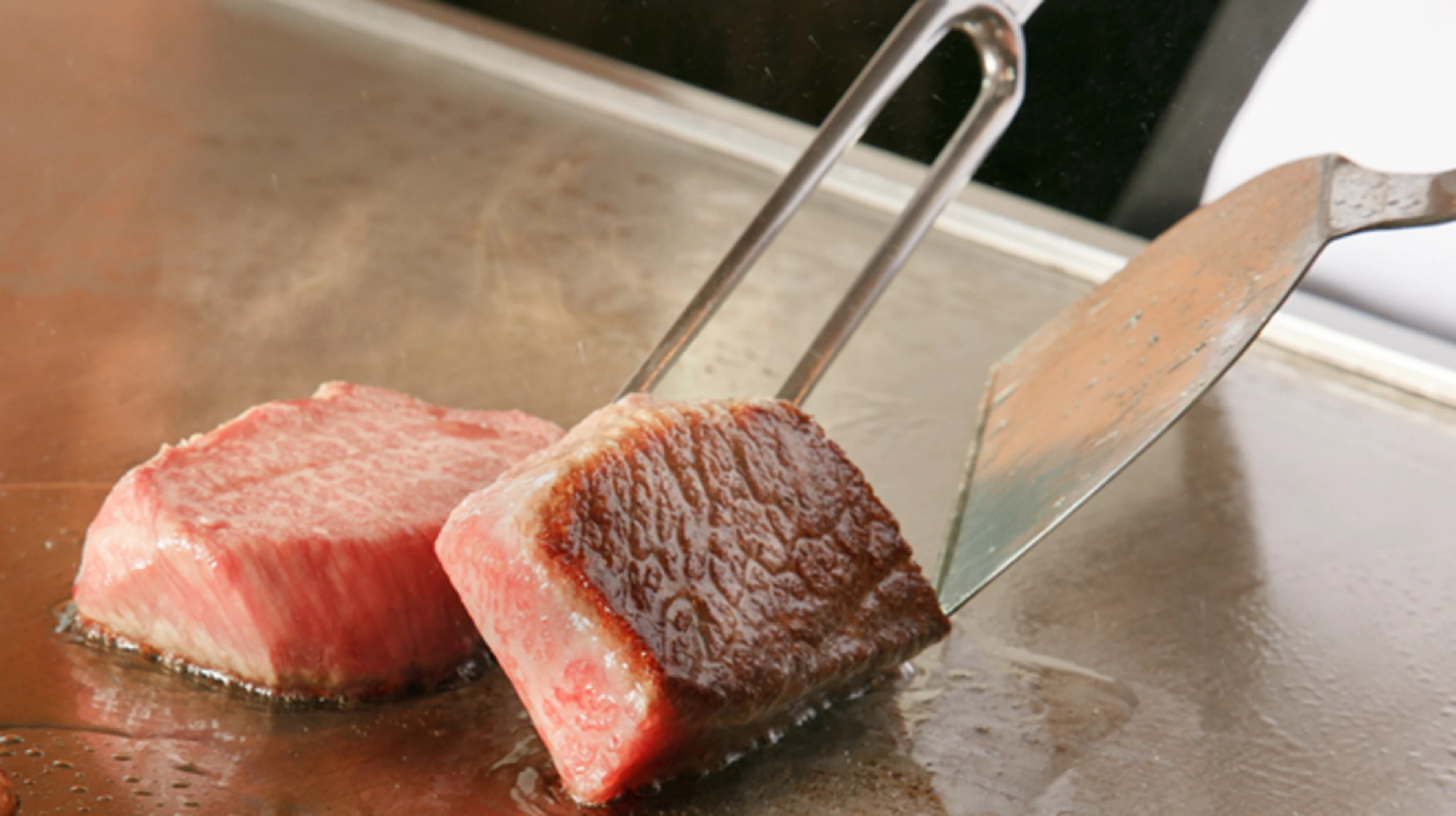 【鉄板焼き×接待・会食プラン】A5山形牛ステーキ含む全8品ディナーコース★蒲田の隠れ家で鉄板焼きを楽しむ〈ゆかりコース〉