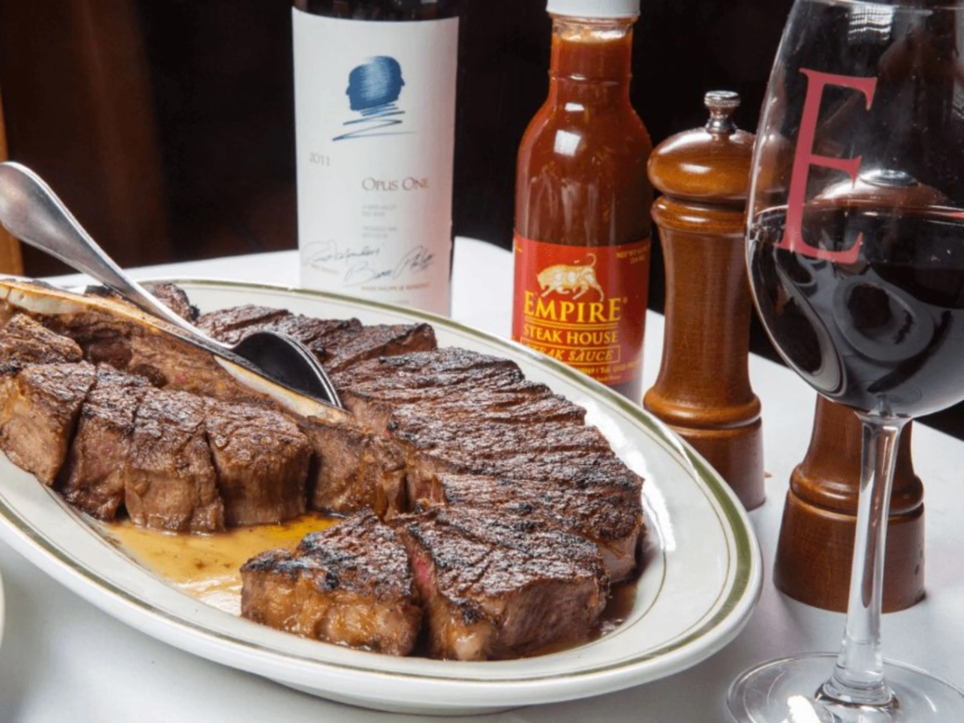 【最大14名★個室確約×お祝い】シャトーブリアンとサーロインを同時に味わえるエンペラーステーキを含む豪華コース＋2時間フリーフロー★NY発の六本木の名店で贅沢ランチ