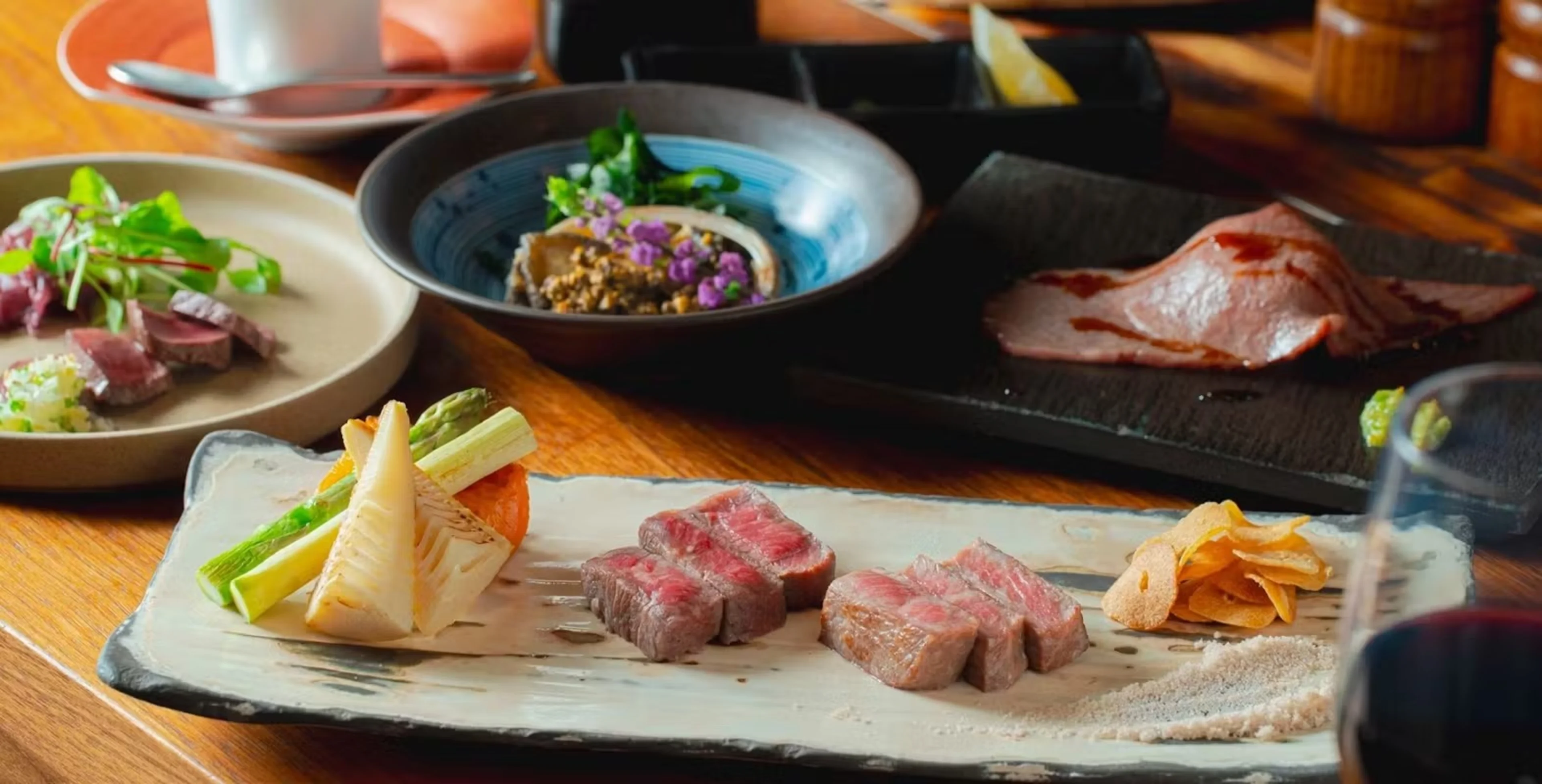 【アニバーサリーランチプラン】黒毛和牛含む豪華鉄板焼きコース★2種類のコースからお好きなコースを選択★洗練された非日常空間で心に残るお祝い時間