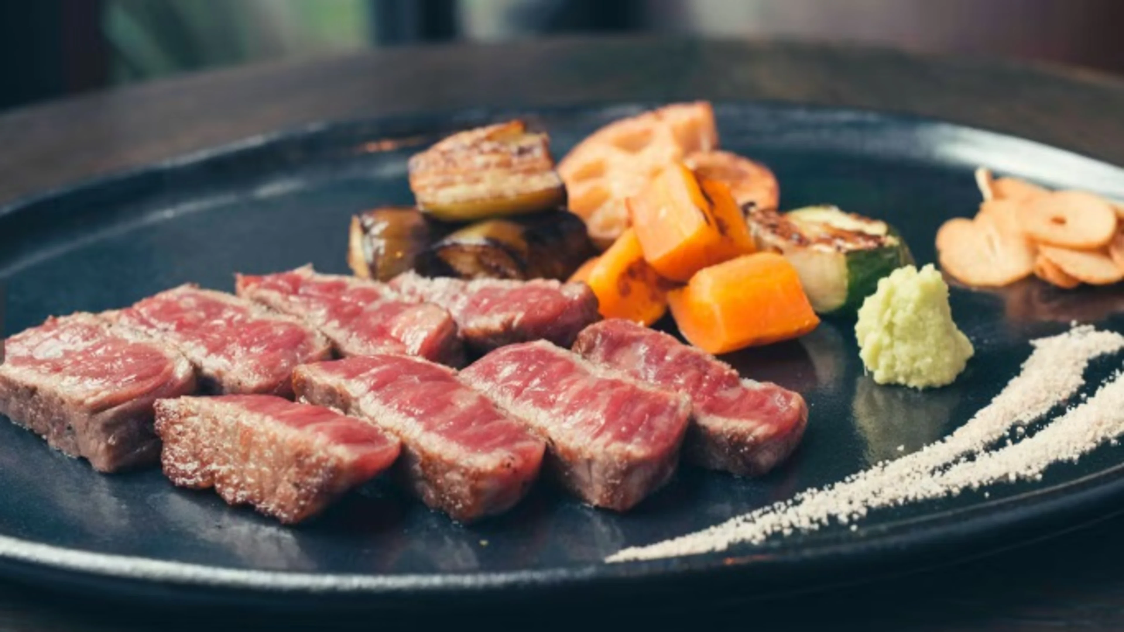 フォアグラのお寿司仕立てや黒毛和牛フィレなど～Signature Course～全9品