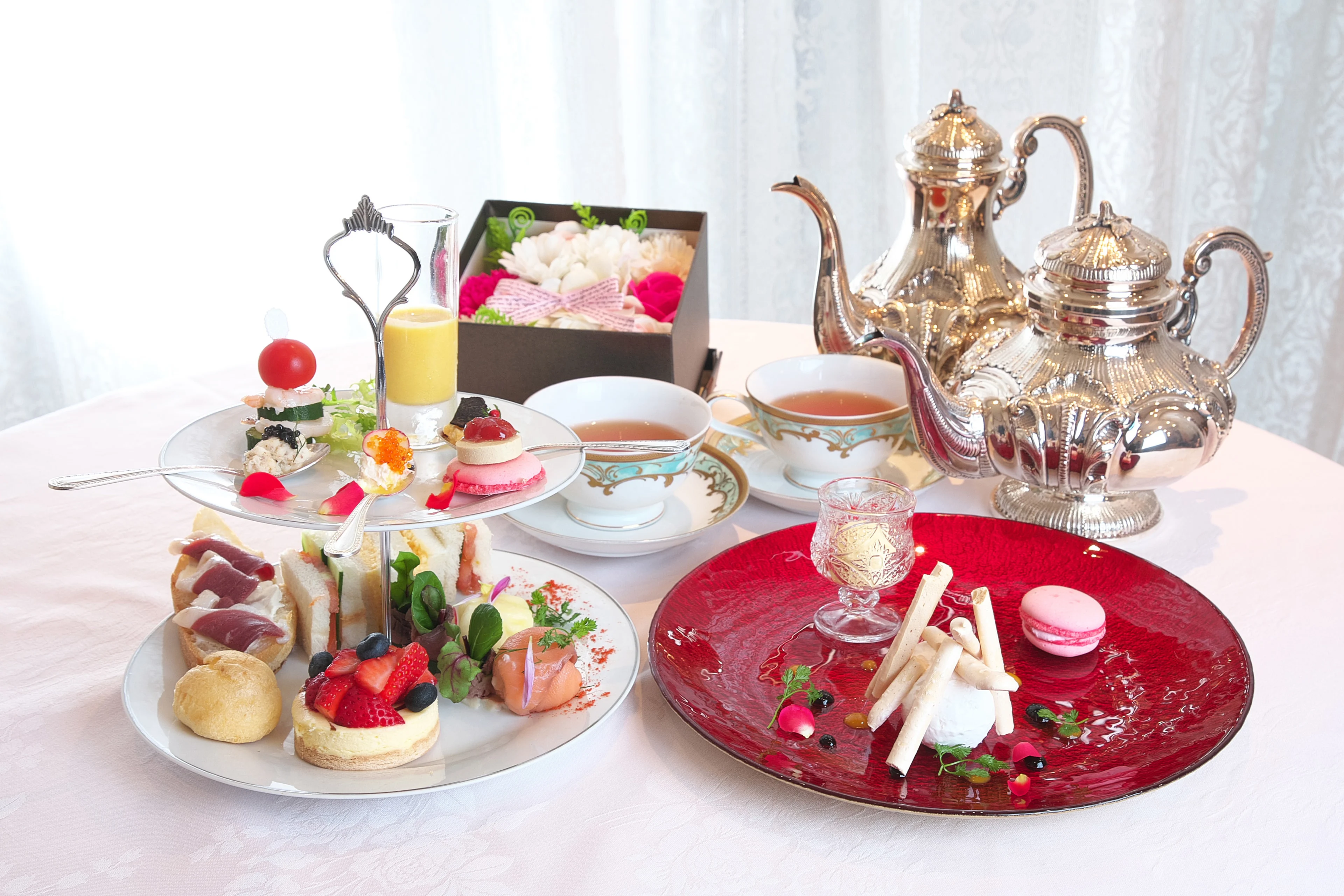 【アニバーサリープラン】フレンチオードブルやスイーツを楽しむアフタヌーンティー全16品★心斎橋の洋館レストランで特別なひとときを★