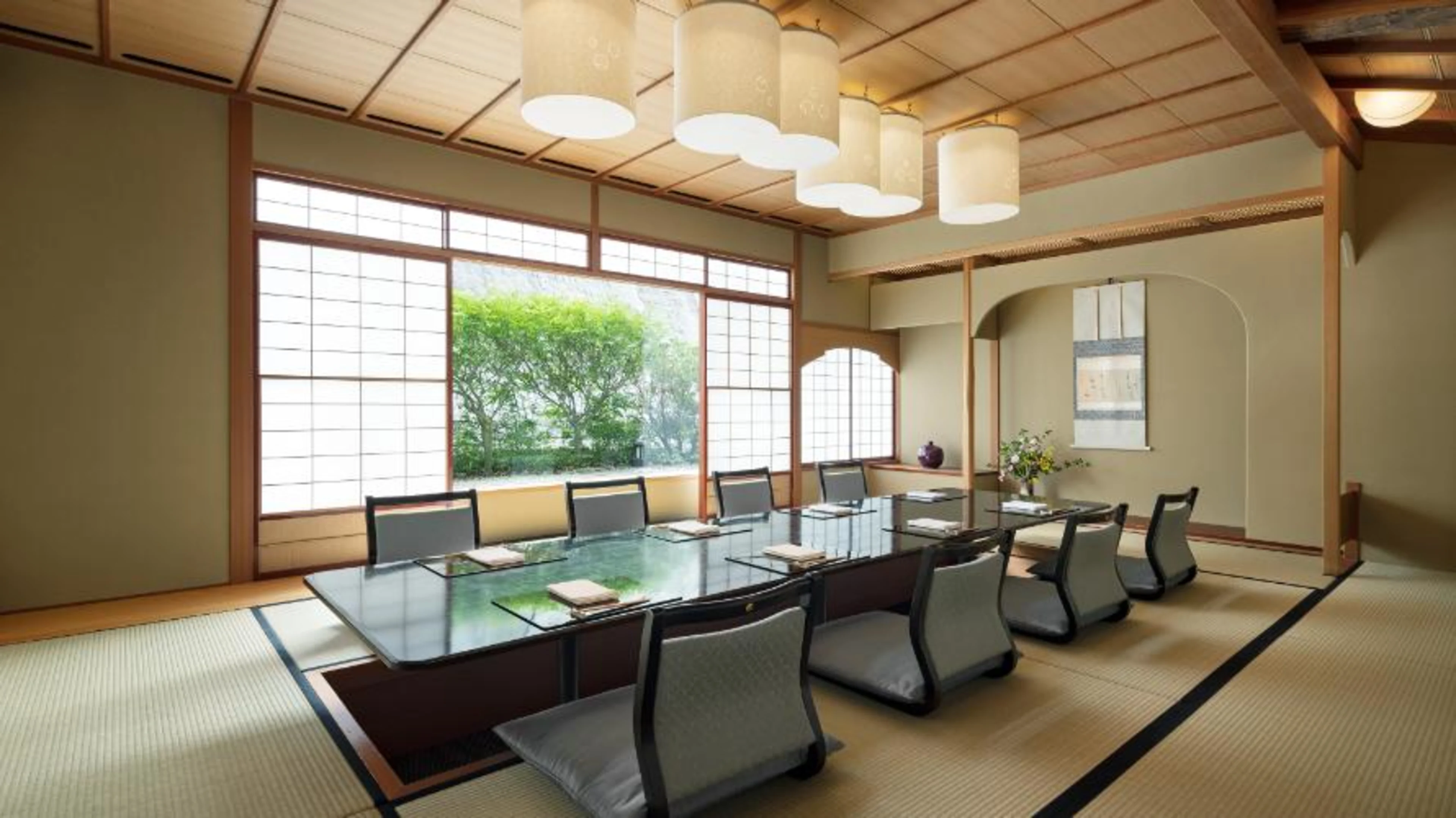 掘りごたつ式個室